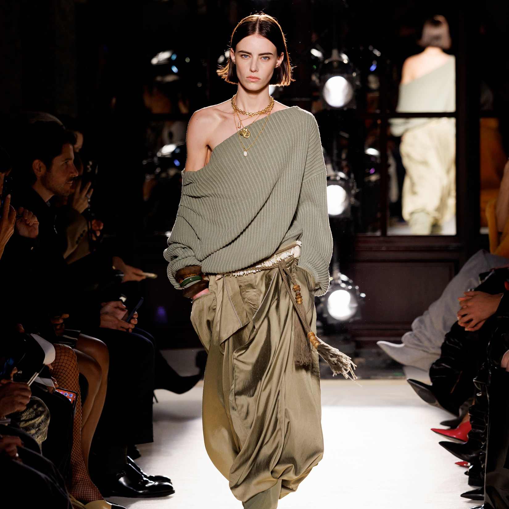 Balmain.com | Balmainジャパン 公式サイト | レディトゥウェア